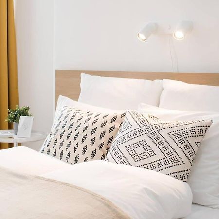 Trendy Central Apartment At Castle Boedapest Buitenkant foto