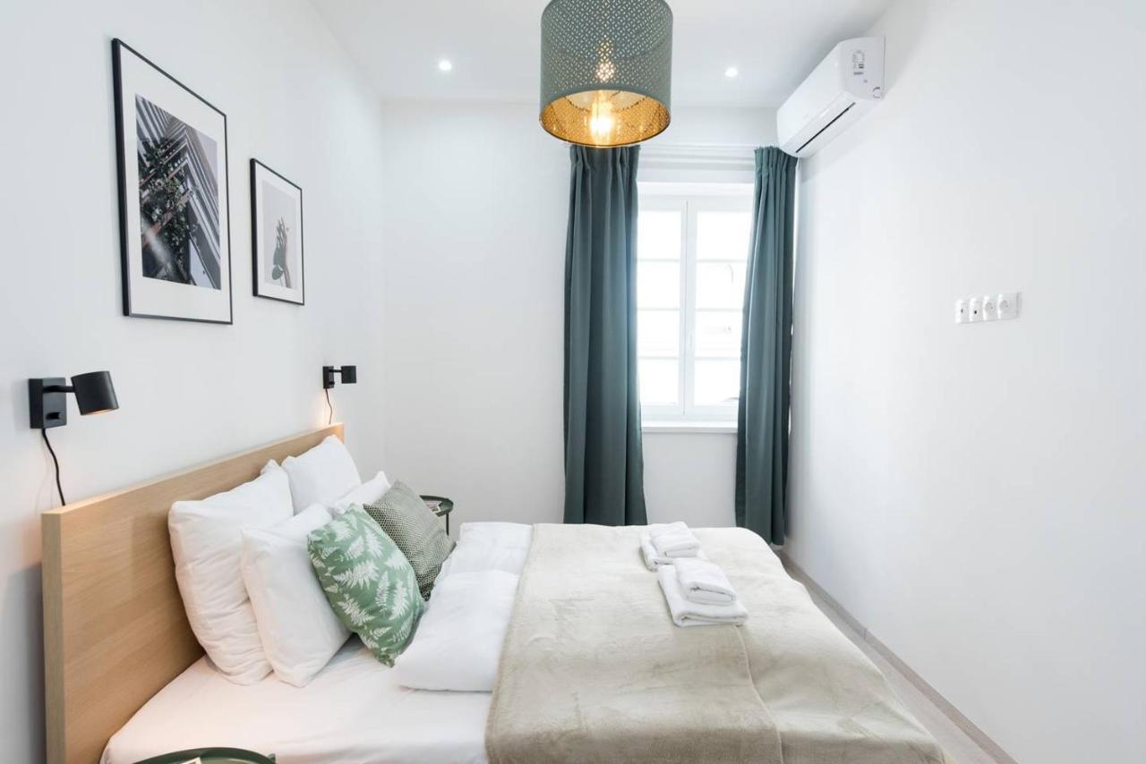 Trendy Central Apartment At Castle Boedapest Buitenkant foto
