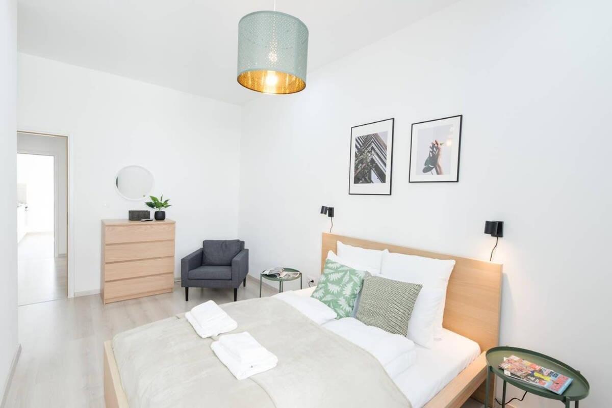 Trendy Central Apartment At Castle Boedapest Buitenkant foto