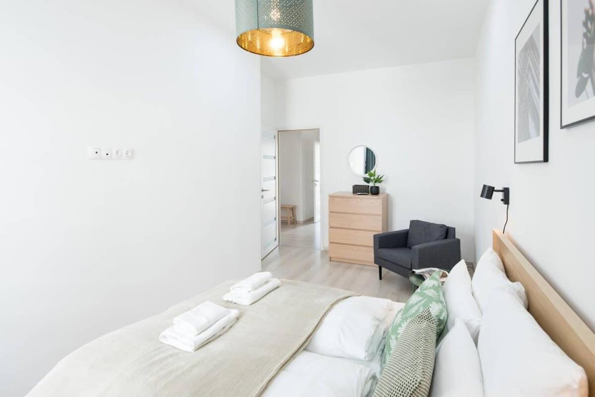 Trendy Central Apartment At Castle Boedapest Buitenkant foto