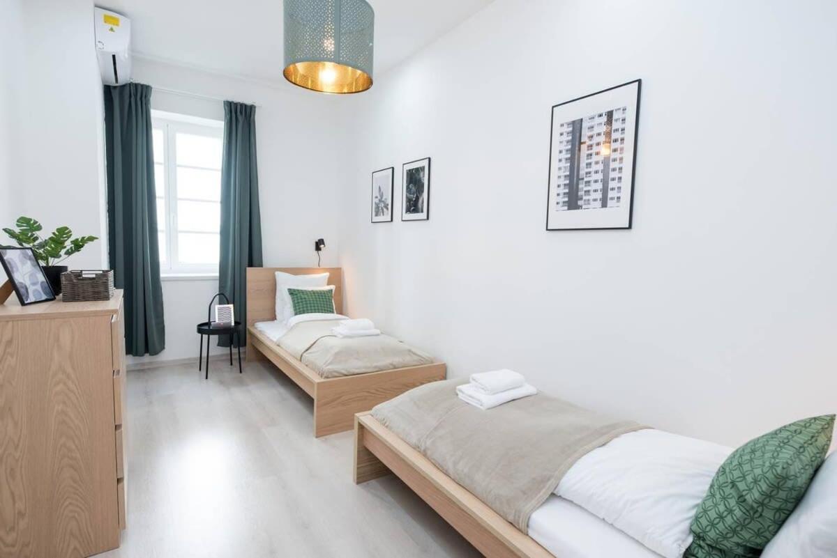 Trendy Central Apartment At Castle Boedapest Buitenkant foto