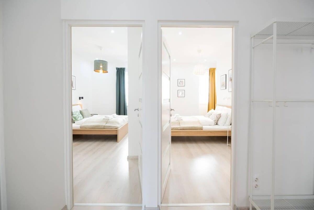 Trendy Central Apartment At Castle Boedapest Buitenkant foto