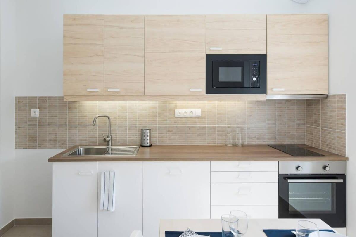 Trendy Central Apartment At Castle Boedapest Buitenkant foto