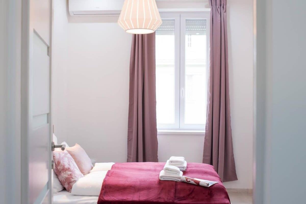 Trendy Central Apartment At Castle Boedapest Buitenkant foto