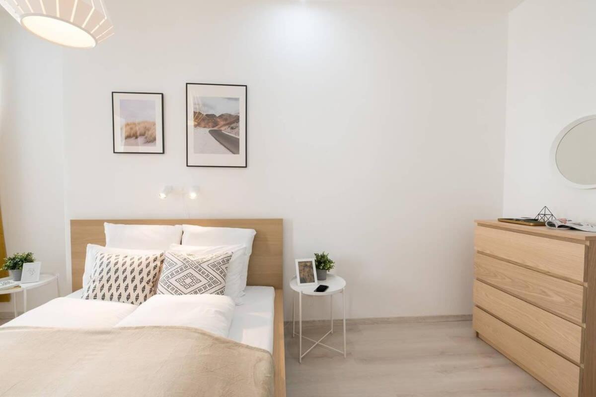 Trendy Central Apartment At Castle Boedapest Buitenkant foto