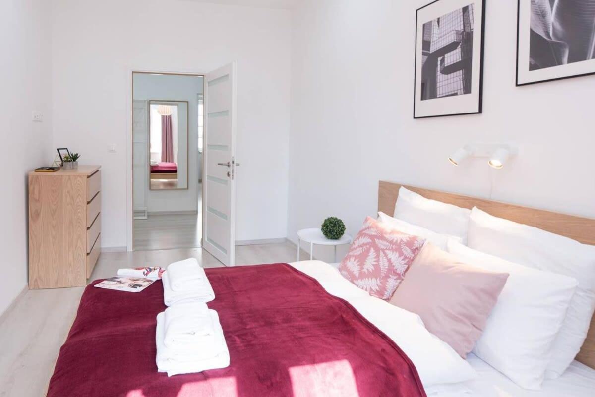 Trendy Central Apartment At Castle Boedapest Buitenkant foto