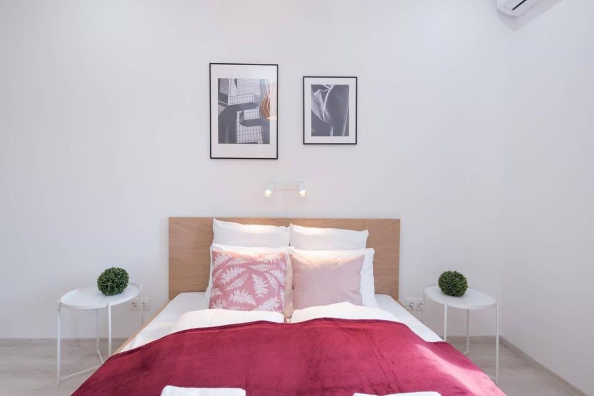 Trendy Central Apartment At Castle Boedapest Buitenkant foto