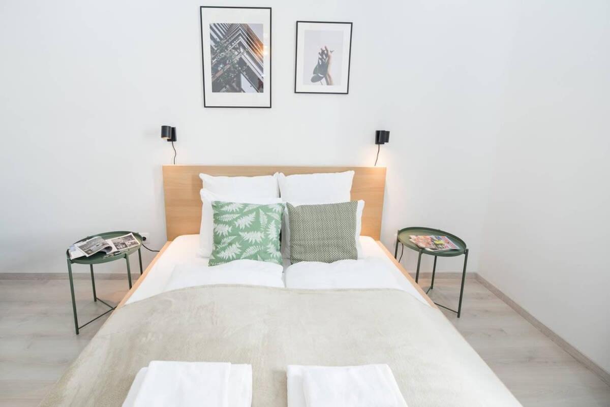 Trendy Central Apartment At Castle Boedapest Buitenkant foto