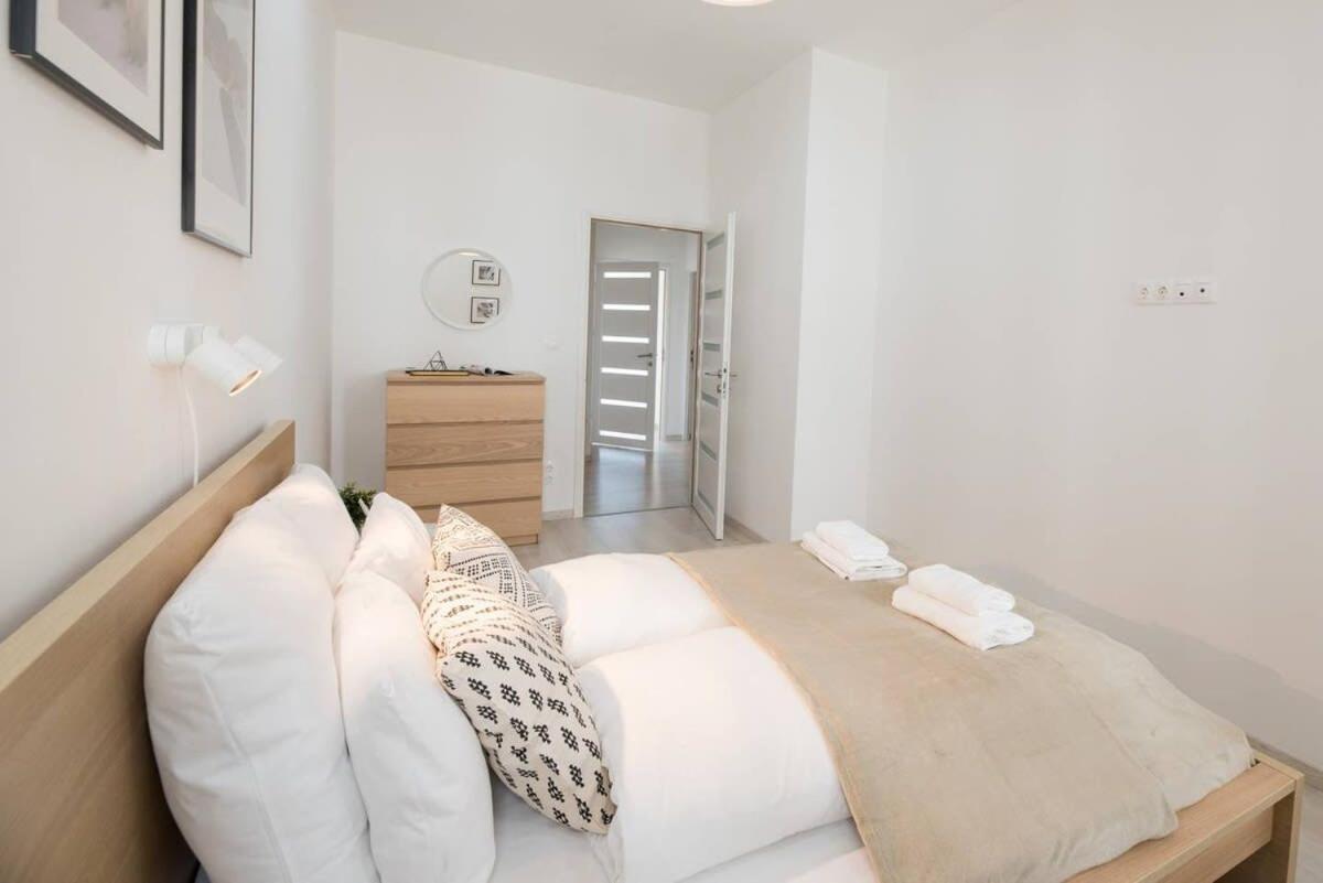 Trendy Central Apartment At Castle Boedapest Buitenkant foto